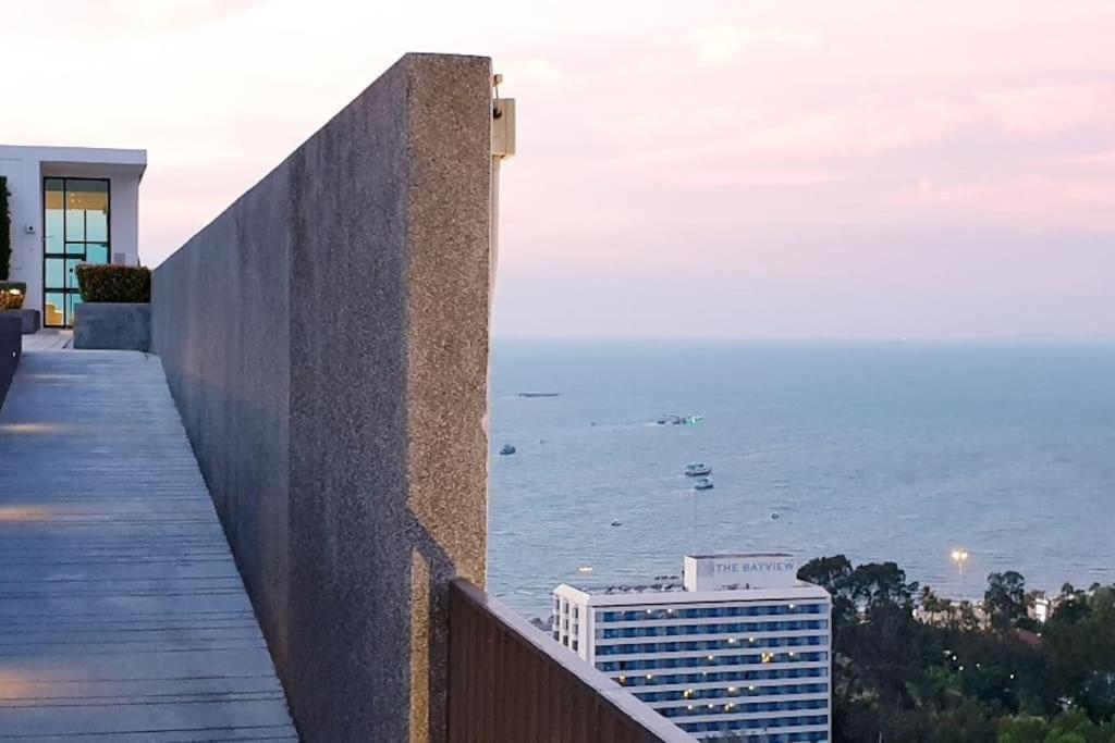 The Base Central Pattaya Quiet King-Bed With Infinity Pool & Free Netflix 外观 照片
