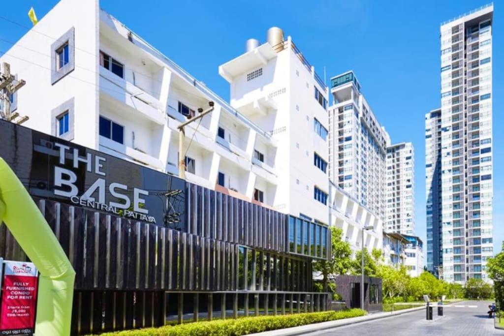 The Base Central Pattaya Quiet King-Bed With Infinity Pool & Free Netflix 外观 照片